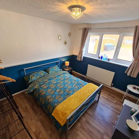 2 bedroom flat to rent - Photo 4