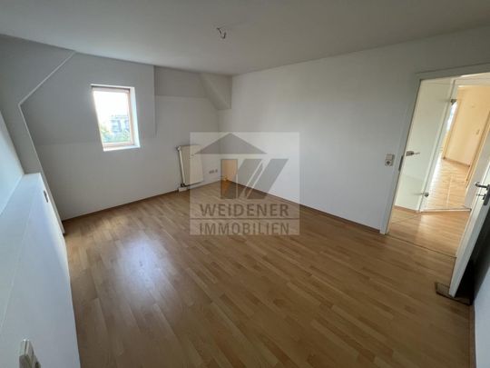 4 Raum DG Wohnung mit Einbauküche in Gera-Debschwitz zu vermieten! - Photo 1