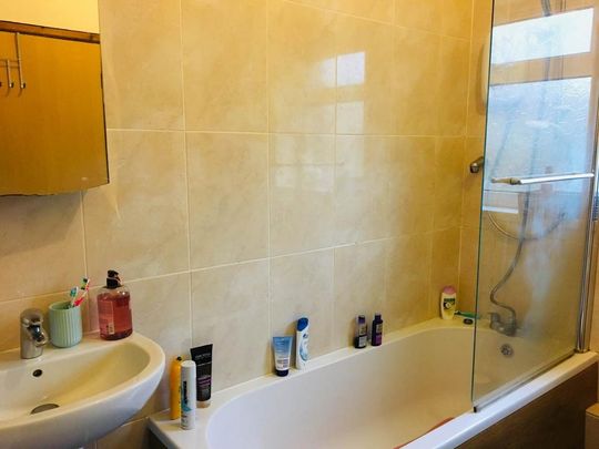 4 bedroom house to rent - Photo 1