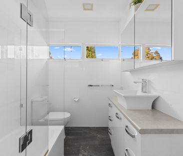 Tropical-Inspired light-filled 3 Bedroom Family Home with Balcony, ... - Photo 5