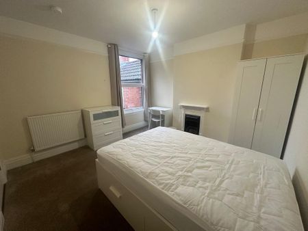 1 bedroom in a house share to rent - Photo 4