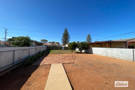 132 Playford Avenue - Photo 2