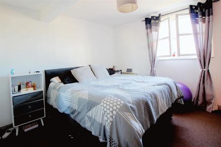 2 bedroom maisonette to rent - Photo 4