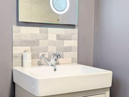 3 bedroom property to rent - Photo 1