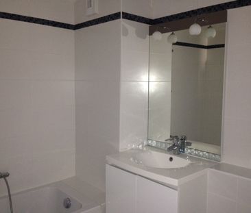 A LOUER - CHATEAURENARD - Appartement T2 avec parking et terrasse., - Photo 4