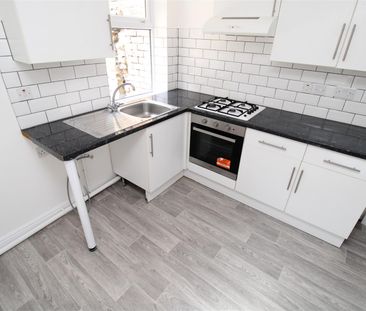 House - Terraced For Rent Upper Arail Street, Abertillery - Photo 2