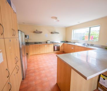 ROOM 2 / 23 CORNHILL STREET - SHORT TERM - Photo 1