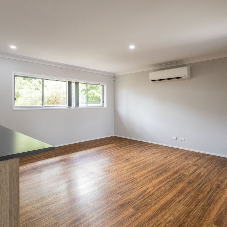 Beautiful near new home moments from waterfront - Photo 1