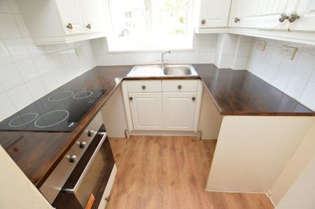 1 bedroom semi-detached house to rent - Photo 5