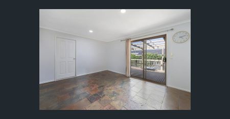 Low Maintenance 3 Bedroom Home - Photo 5