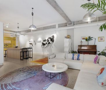 Brilliant location + NY feel - Photo 6