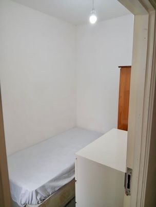 Room in a Shared House, Old Oak Lane, NW10 - Photo 1