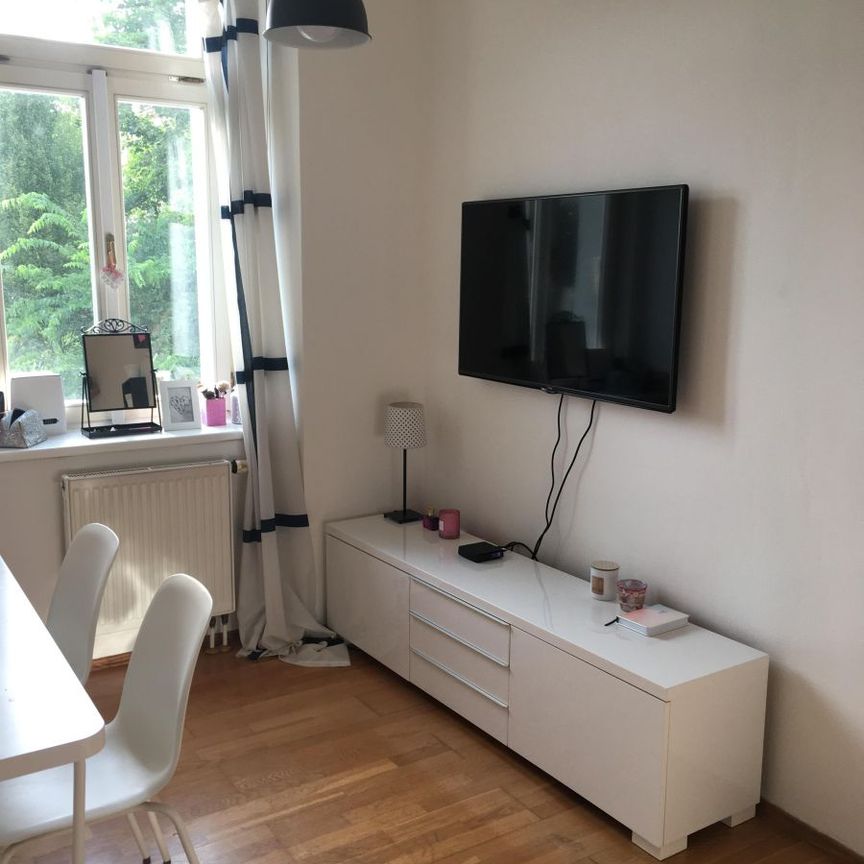 Pronájem bytu 2+kk • 45 m² bez realitkyHolandská, Praha - Vršovice - Photo 1