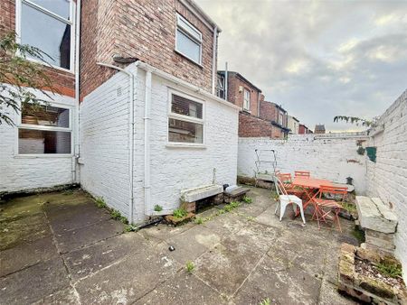 1 bedroom terraced house to rent - Photo 5