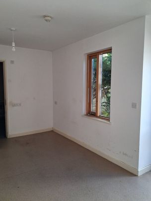 1 Bed Flat, Gainsborough Court, BS7 - Photo 1