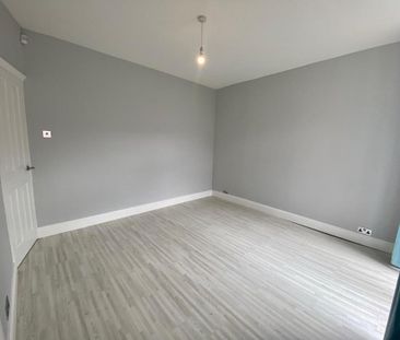 2 bedroom end of terrace house to rent - Photo 4