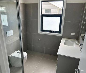 Private quiet lifestyle in Glenroy prime location - Photo 1