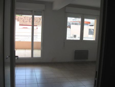 Location Appartement 1 pièce 34m² TULLE 19000 - Photo 2