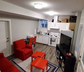 1 bedroom basement suite - Photo 1