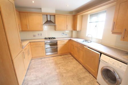 Guildford Road, Woking - 2 bedrooms Property for lettings - Seymours - Photo 5