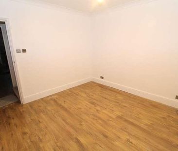 Burnt Oak Terrace, Gillingham, ME7 - Photo 2