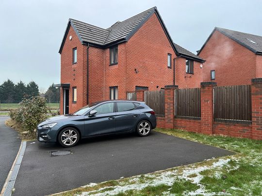 3 Bed Semi-Detached House, Hope Road, M6 - Photo 1