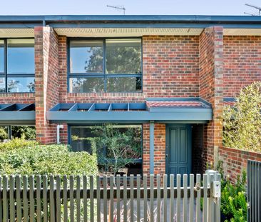 Sunlit Sanctuary Within a Lovely Garden Setting - Photo 4