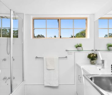 Spacious 2-Bedroom Apartment in Prime Location, Small Boutique Complex - Photo 6