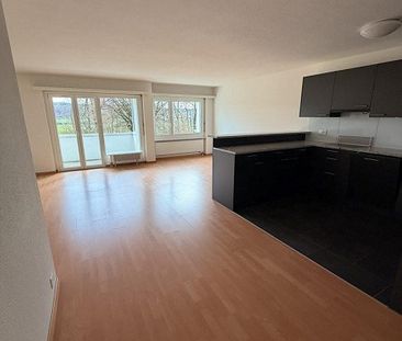 Lichtdurchflutete 3.5 Zimmer Wohnung mit offener Küche und top Lage! - Photo 5