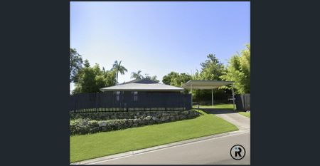 Spacious Family Home in a Quiet, Convenient Location - Photo 5