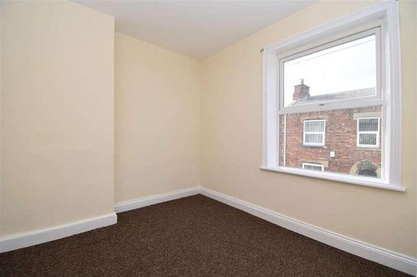 Hawthorne Terrace, Ossett, WF5 - Photo 1