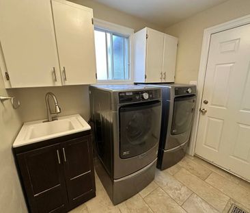 For Lease - 102 Hazelwood Drive, Newmarket, Ontario - Photo 6