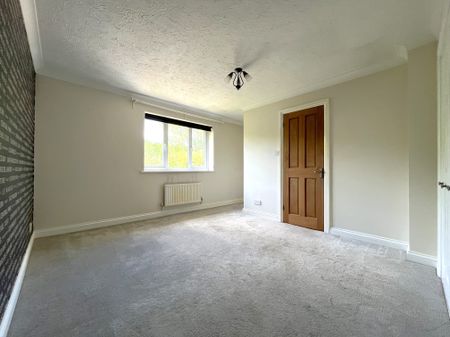 3 bedroom semi-detached house to rent - Photo 5