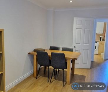 4 bedroom end of terrace house to rent - Photo 3