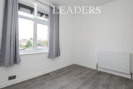 3 bedroom house to rent Murray Avenue, NN2 - Photo 4