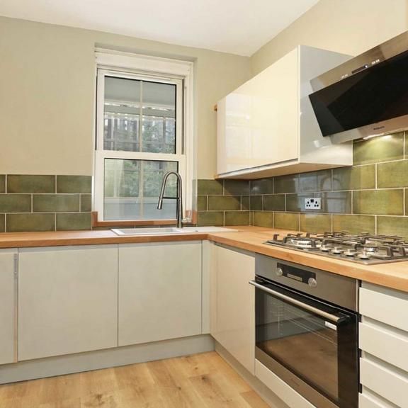 3 bedroom flat to rent - Photo 1