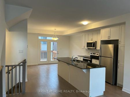 Property For Lease | W8182732 - Photo 5