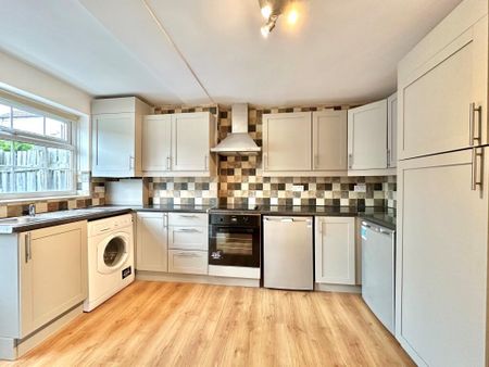 2 bedroom terraced house to rent - Photo 5