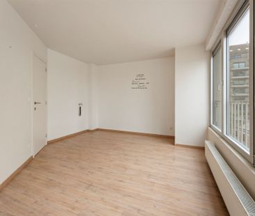 Ongemeubeld gelijkvloersappartement met 2 slaapkamers - Photo 1