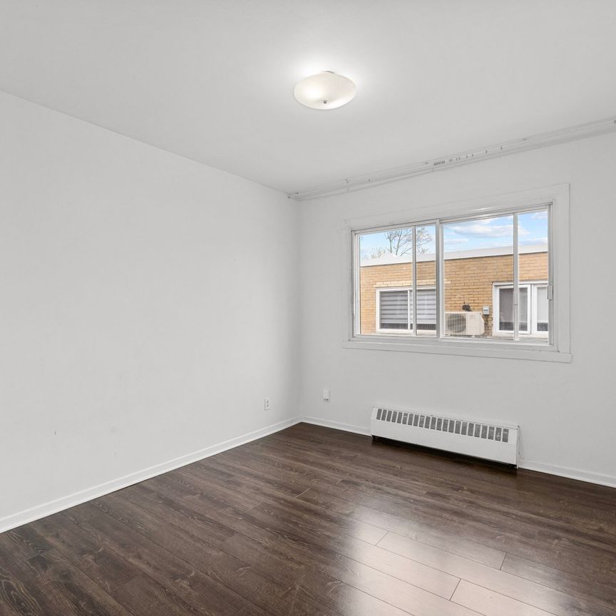 Condo for rent, Montréal (Saint-Laurent) - Photo 1