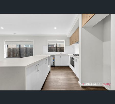 330 Mandalay Circuit, Beveridge, Vic 3753 - Photo 3