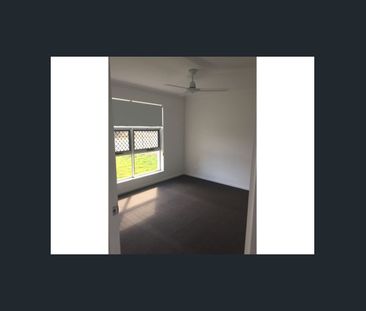 Welcome home to this stunning 3-bedroom property! - Photo 2