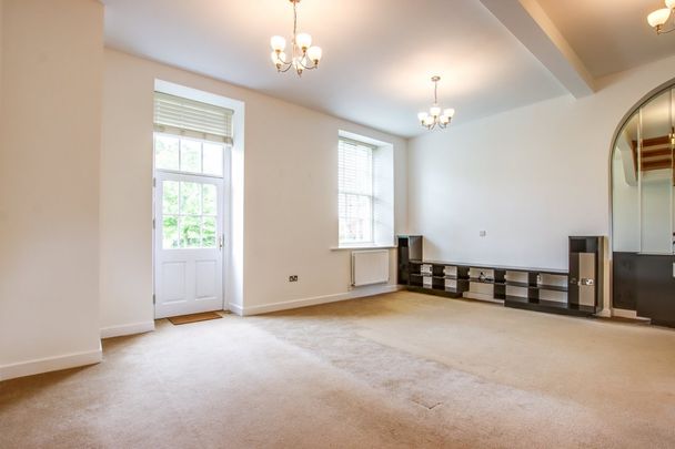 Lanesborough Court, Gosforth NE3 3BZ - Photo 1