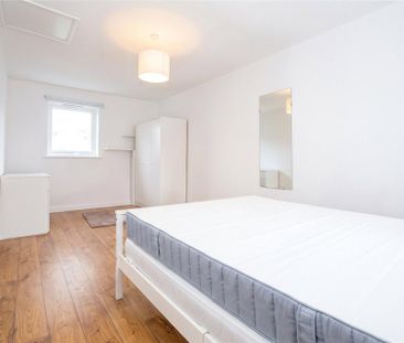 4 bedroom semi-detached house to rent - Photo 6