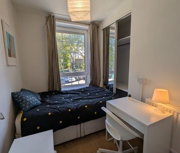 Alton House – Room 2 - Photo 6