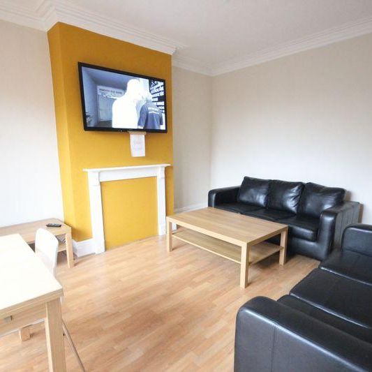 4 bedroom terraced house to rent - Photo 1
