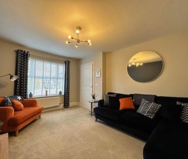 4 bedroom semi-detached house to rent - Photo 5