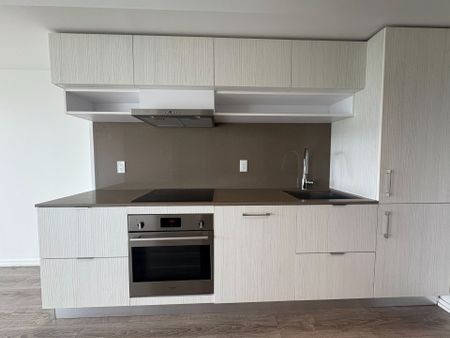 For Lease - 8 Hillsdale Avenue Unit# 735, Toronto, Ontario - Photo 3