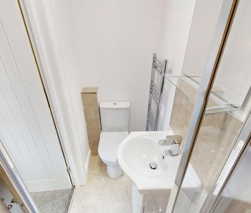 10 bedroom terraced house to rent - Photo 6