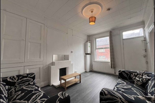 5 Bed Student Accommodation - Photo 1